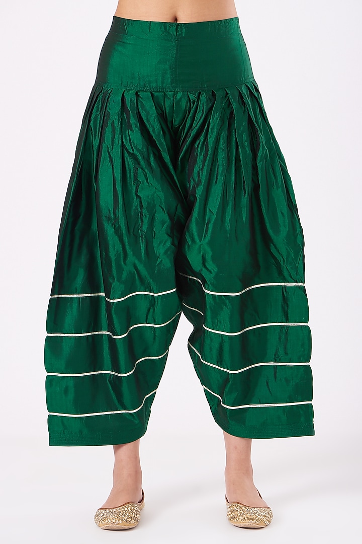 Emerald Green Phiran Kurta Set by Nafisa Rachel William at Pernia's Pop Up Shop