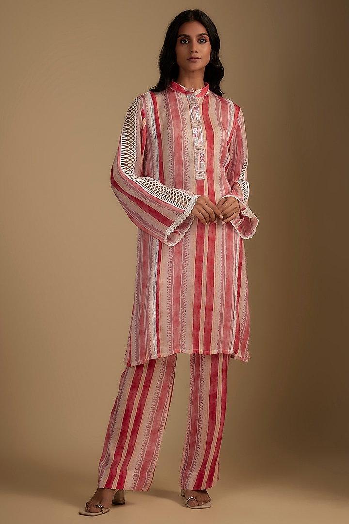 Pastel Pink Cotton Crush Printed Kurta Set by Nadima Saqib at Pernia's Pop Up Shop