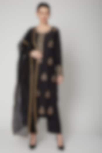 Black Sequins Embroidered Kurta Set by Nadima Saqib at Pernia's Pop Up Shop