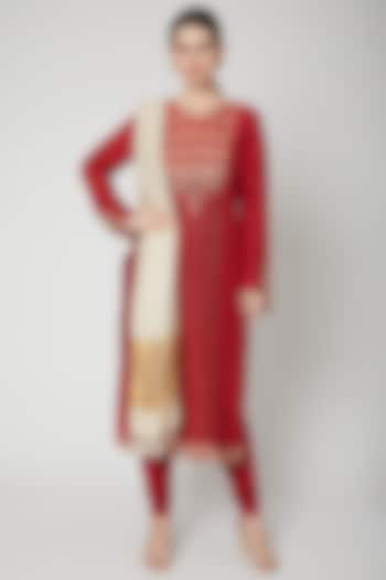 Red Embroidered Kurta Set by Nadima Saqib at Pernia's Pop Up Shop