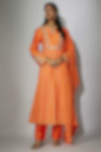 Orange Chanderi Zardosi Embroidered Kurta Set by Nadima Saqib at Pernia's Pop Up Shop