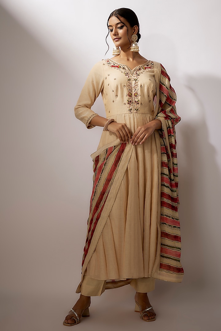 Beige Chanderi Zardosi Embroidered Kurta Set by Nadima Saqib at Pernia's Pop Up Shop