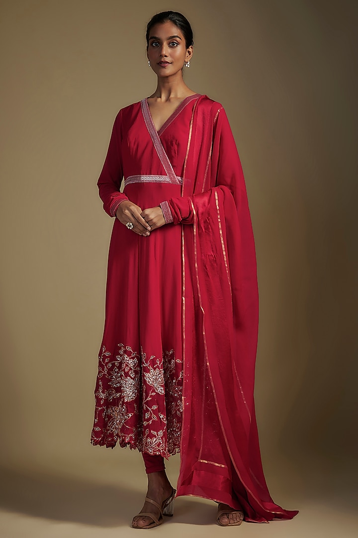 Red Georgette Organza Applique Work Anarkali Set by Nadima Saqib at Pernia's Pop Up Shop