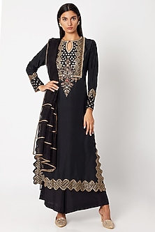 Black Embroidered Long Kurta Set Design by Nadima Saqib at Pernia's Pop ...