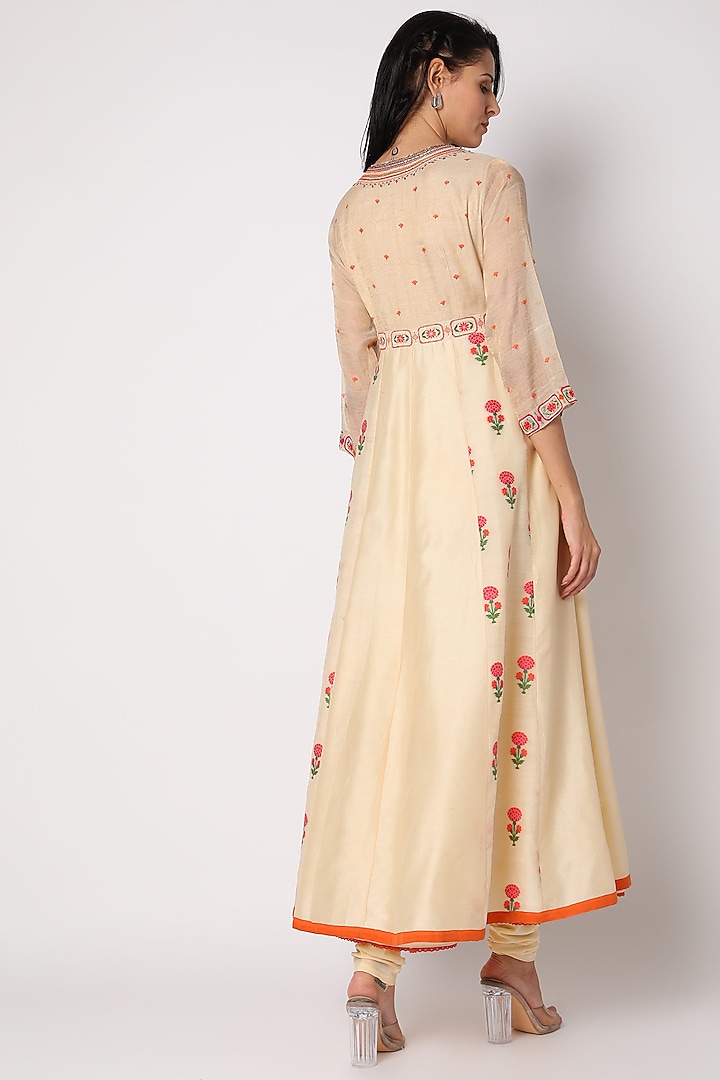 Eggnog Embroidered Wedding Anarkali Set by Neeta Bhargava at Pernia's Pop Up Shop