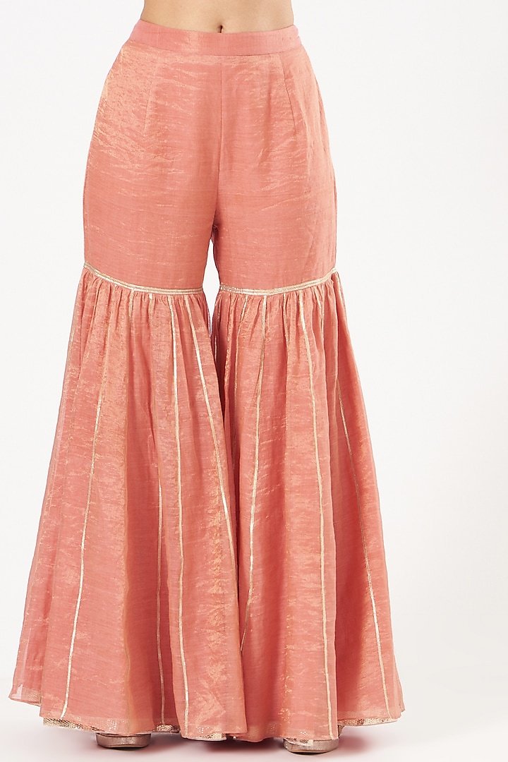 Peach Hand Painted Gharara Set by Neeta Bhargava at Pernia's Pop Up Shop