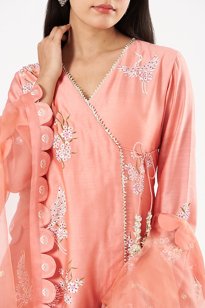 Peach Gharara Set With Hand Painting by Neeta Bhargava at Pernia's Pop Up Shop