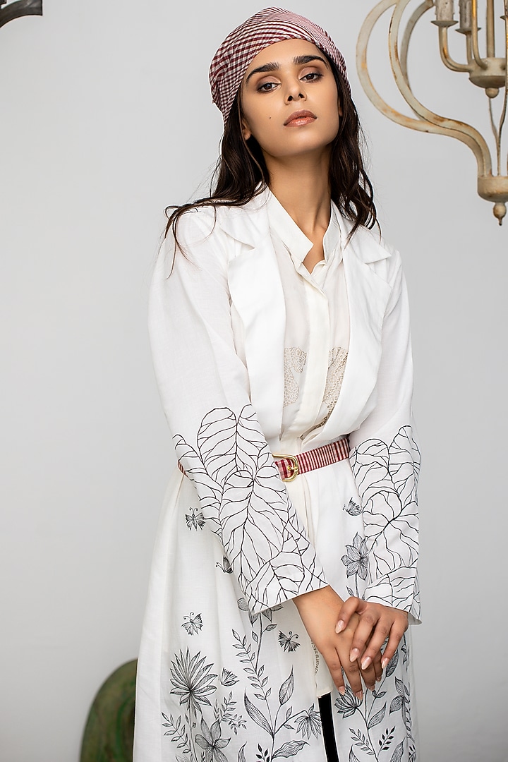 Egyptian White Floral Jacket Set by NEETA BHARGAVA at Pernia's Pop Up Shop