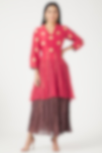 Brown Chanderi Crushed Skirt Set by NEETA BHARGAVA