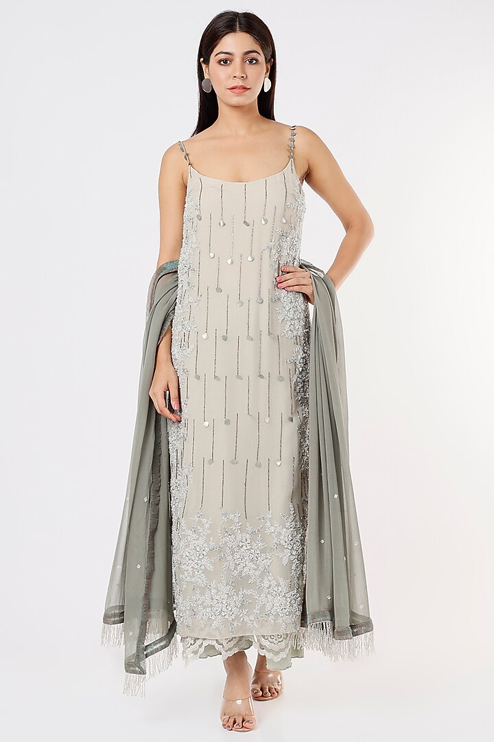 Grey 3D Embroidered Pakistani Kurta Set by Nandita Thirani at Pernia's Pop Up Shop