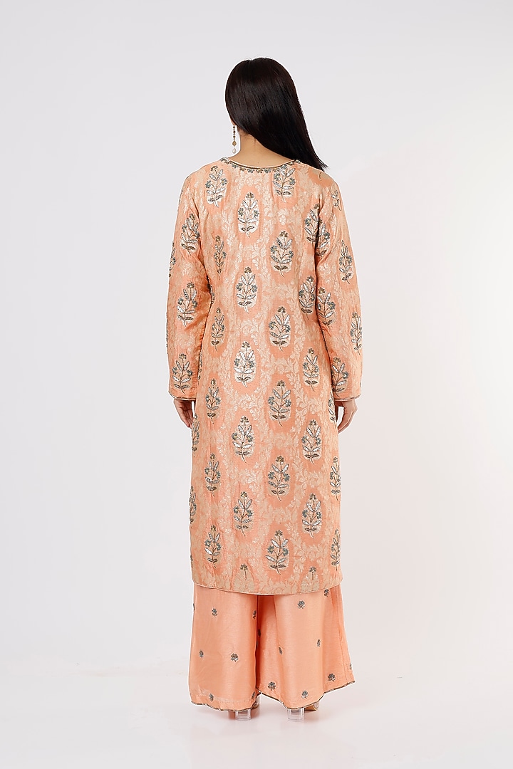 Peach Embroidered Pakistani Kurta Set by Nandita Thirani at Pernia's Pop Up Shop