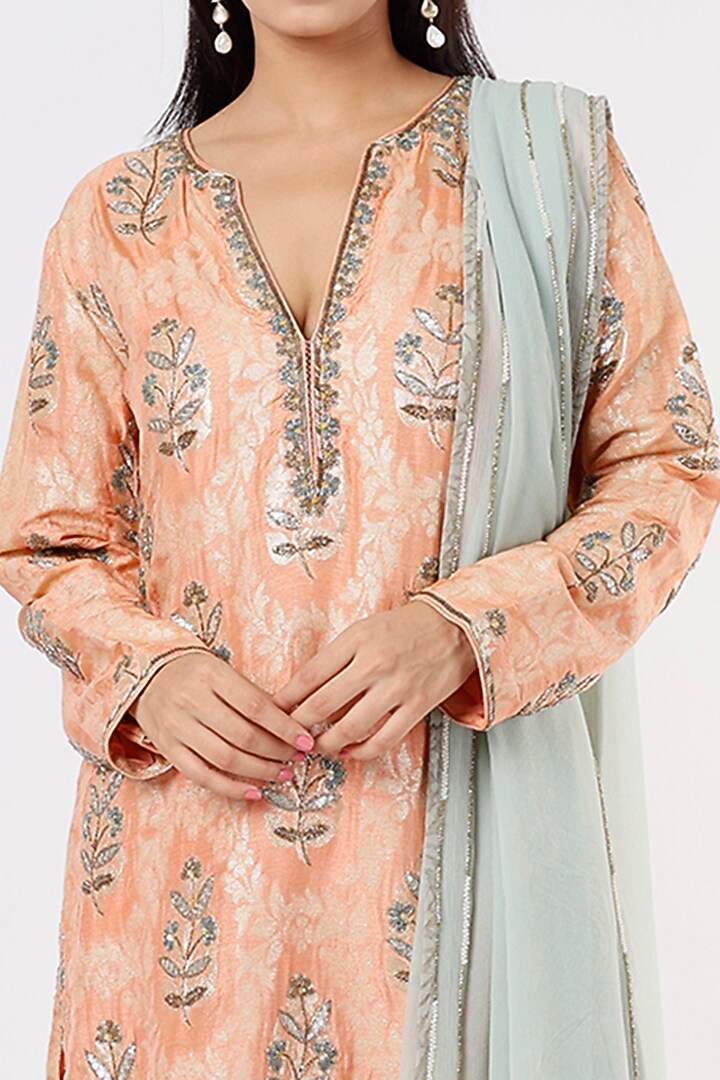 Peach Embroidered Pakistani Kurta Set by Nandita Thirani at Pernia's Pop Up Shop
