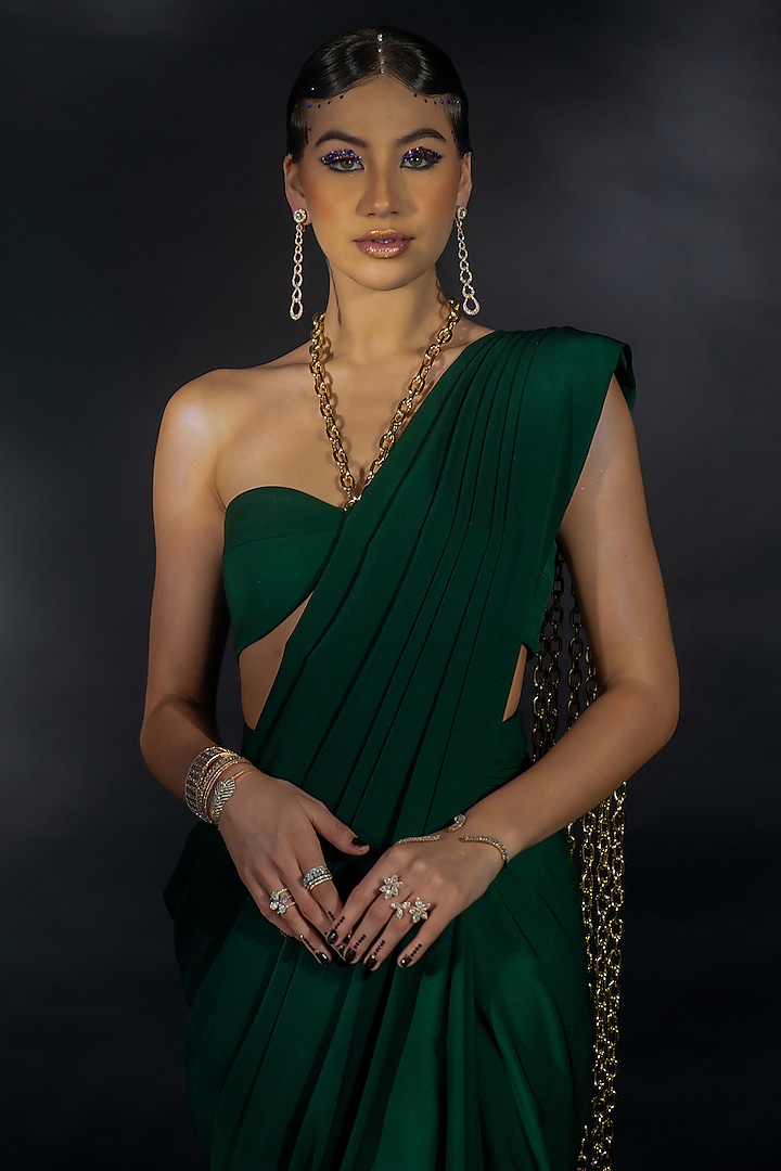 Emerald Green Volvo Gold Chain String Embroidered Pre-Stitched Wedding Saree Set by Nikhil Thampi at Pernia's Pop Up Shop