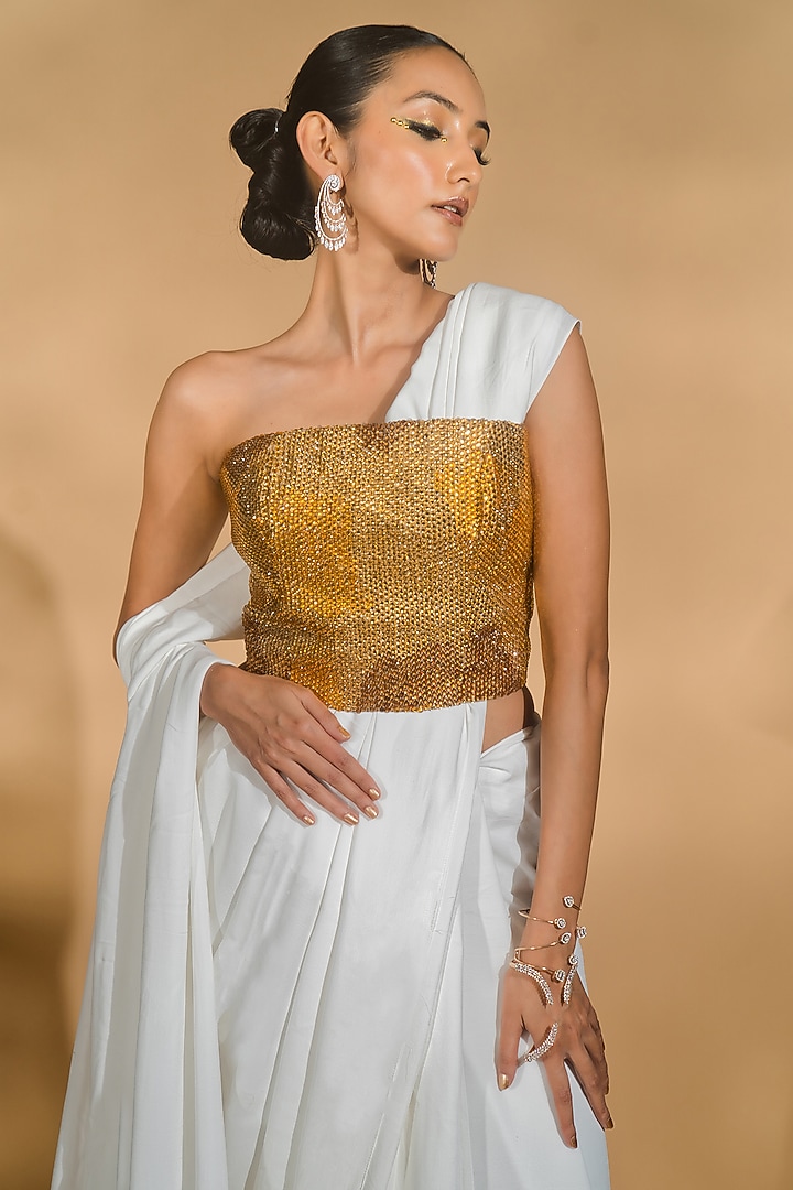 White Georgette Pre-Stitched Wedding Saree Set by Nikhil Thampi at Pernia's Pop Up Shop