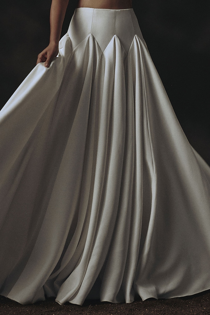 White Volvo Wedding Lehenga Set by Nikhil Thampi at Pernia's Pop Up Shop