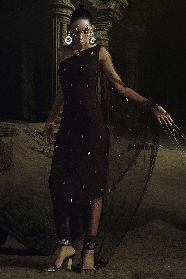 Cocoa Brown Volvo & Net Bead Embroidered Kaftan Wedding Saree Set by Nikhil Thampi at Pernia's Pop Up Shop