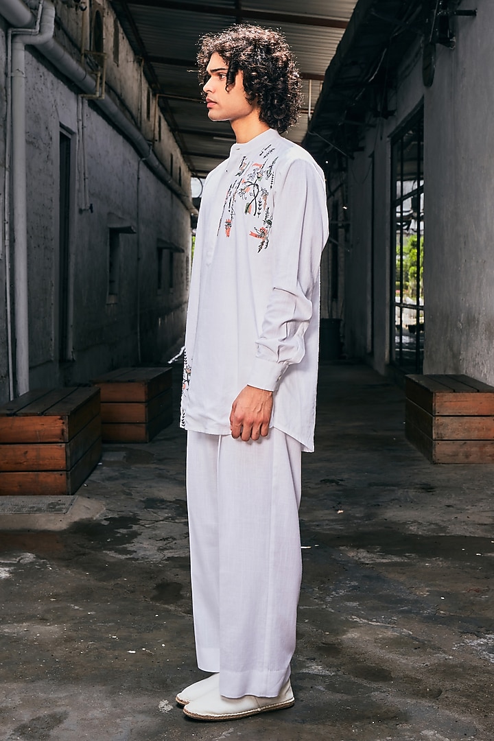 White Linen Embroidered Kurta Set by Not So Couture at Pernia's Pop Up Shop