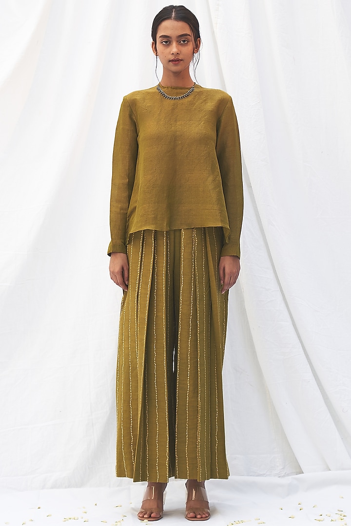 Elaichi Green Pleated Pants Set by The Label Nuska at Pernia's Pop Up Shop