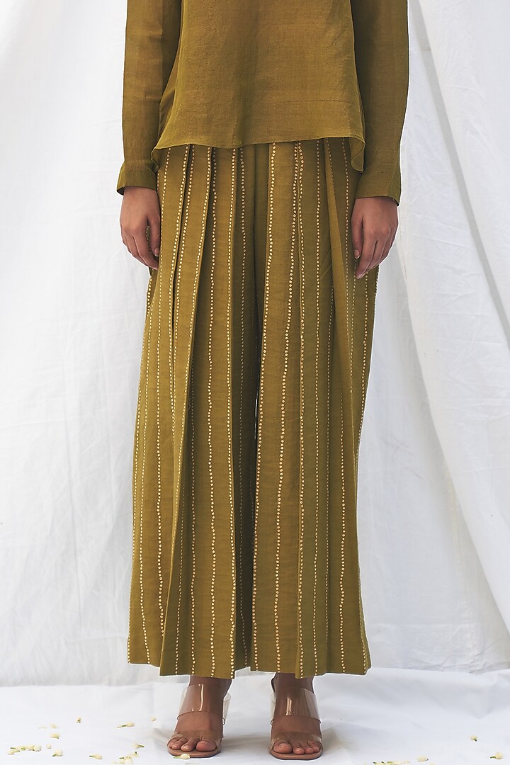 Elaichi Green Pleated Pants Set by The Label Nuska at Pernia's Pop Up Shop