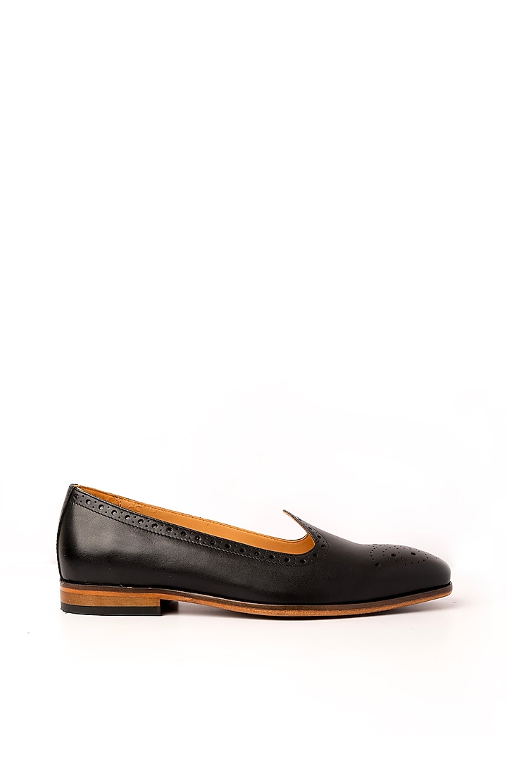 Black Leather Mojris by Nauvab at Pernia's Pop Up Shop