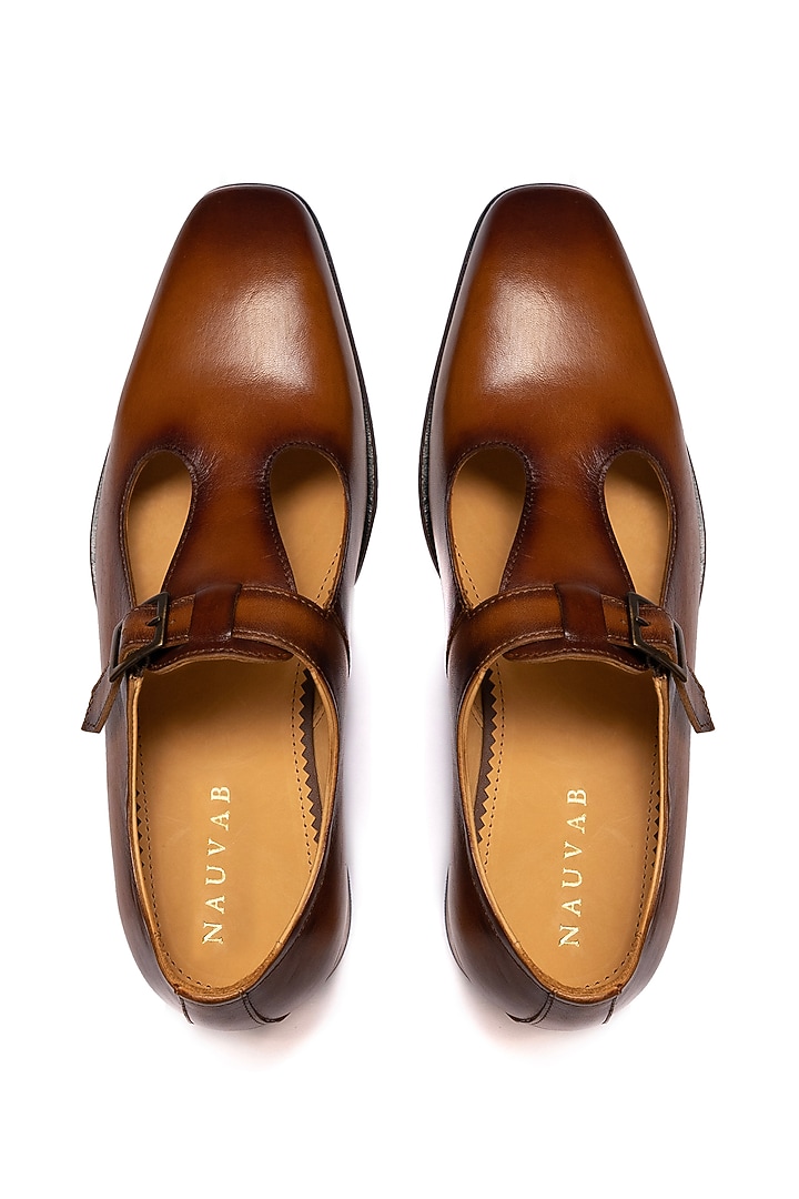 Cognac Leather Sultan Sandals by Nauvab at Pernia's Pop Up Shop
