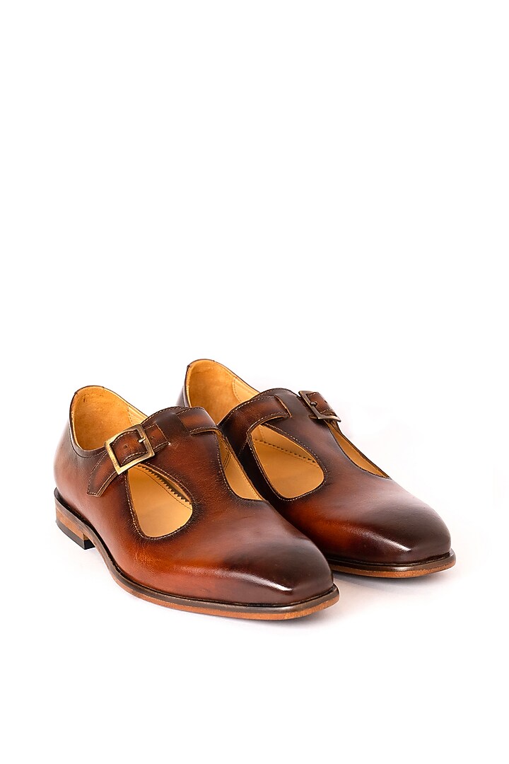 Cognac Leather Sultan Sandals by Nauvab at Pernia's Pop Up Shop