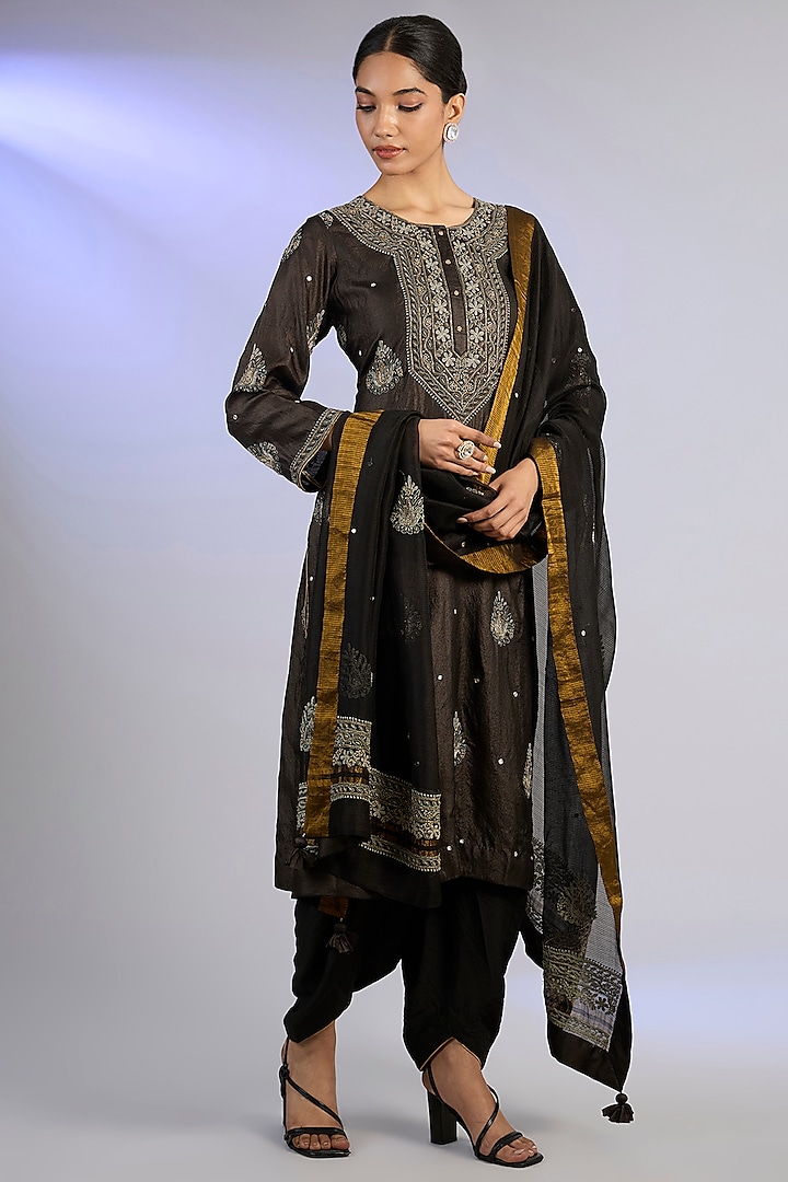 Black Tussar Silk Chikankari Embroidered Kurta Set by Nyara by Nicky Chawla at Pernia's Pop Up Shop