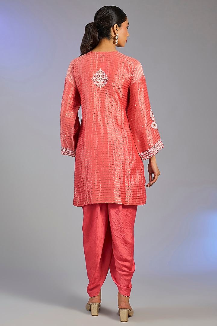Peach Chanderi Silk & Cotton Chikankari Embroidered Kurta Set by Nyara by Nicky Chawla at Pernia's Pop Up Shop