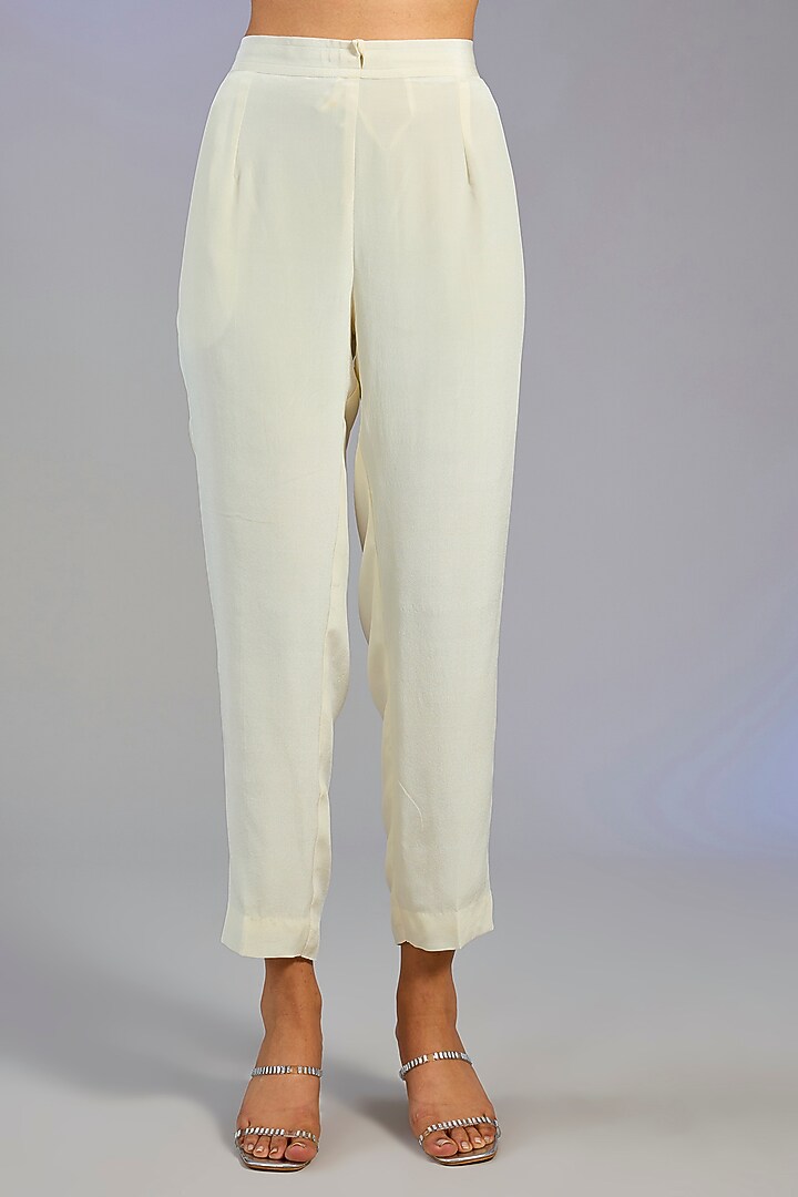 White Pure Georgette Embroidered Chikankari Kurta Set by Nyara by Nicky Chawla at Pernia's Pop Up Shop