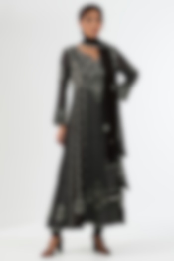 Black Mul Chanderi & Cotton Chikankari Embroidered Party Wear Anarkali Set by Nyara by Nicky Chawla at Pernia's Pop Up Shop