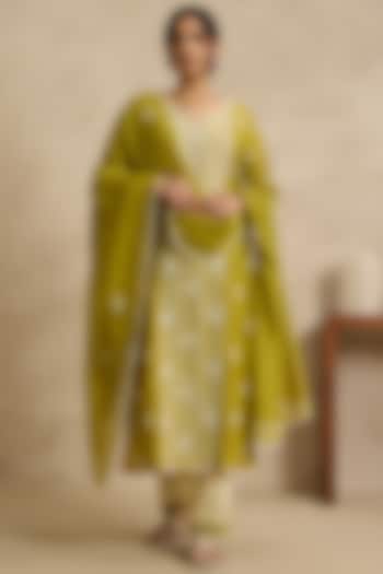 Mehndi Green Mal Chanderi Silk Chikankari Embroidered Kurta Set by Nyara by Nicky Chawla at Pernia's Pop Up Shop