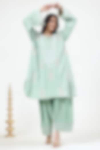 Green Bhagalpuri Silk Chikankari Embroidered Kurta Set by Nyara by Nicky Chawla at Pernia's Pop Up Shop