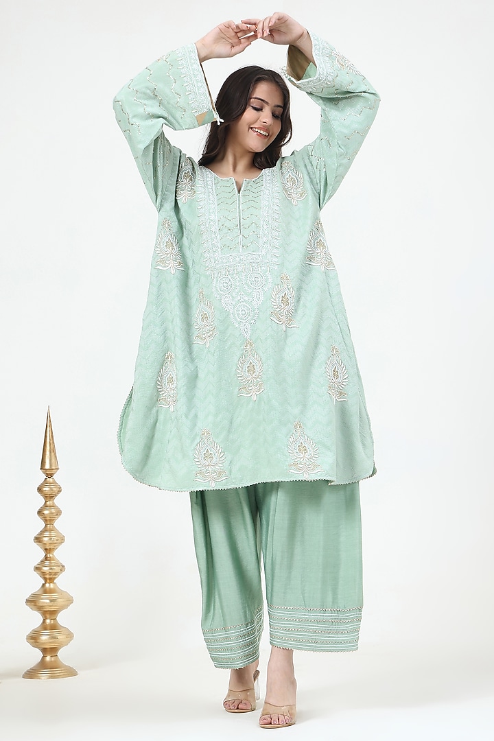 Green Bhagalpuri Silk Chikankari Embroidered Kurta Set by Nyara by Nicky Chawla at Pernia's Pop Up Shop