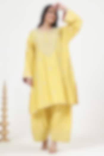 Yellow Chanderi Silk Chikankari Embroidered Kurta Set by Nyara by Nicky Chawla at Pernia's Pop Up Shop