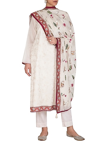 White Embroidered Kurta Set by Nysa & Shubhangi