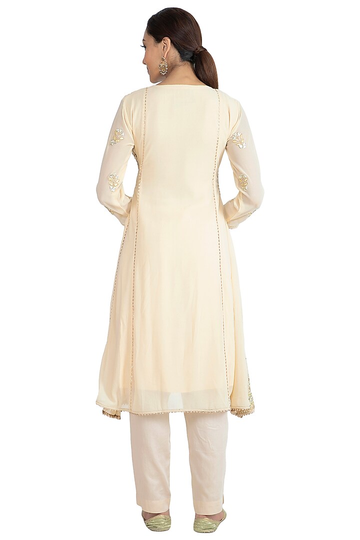 Ivory Embellished Kurta Set by Nysa & Shubhangi at Pernia's Pop Up Shop