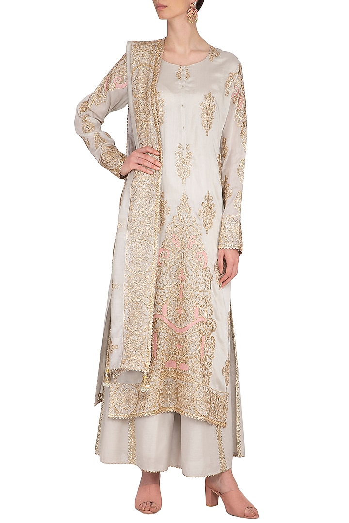 Grey Embroidered Kurta Set by Nysa & Shubhangi at Pernia's Pop Up Shop