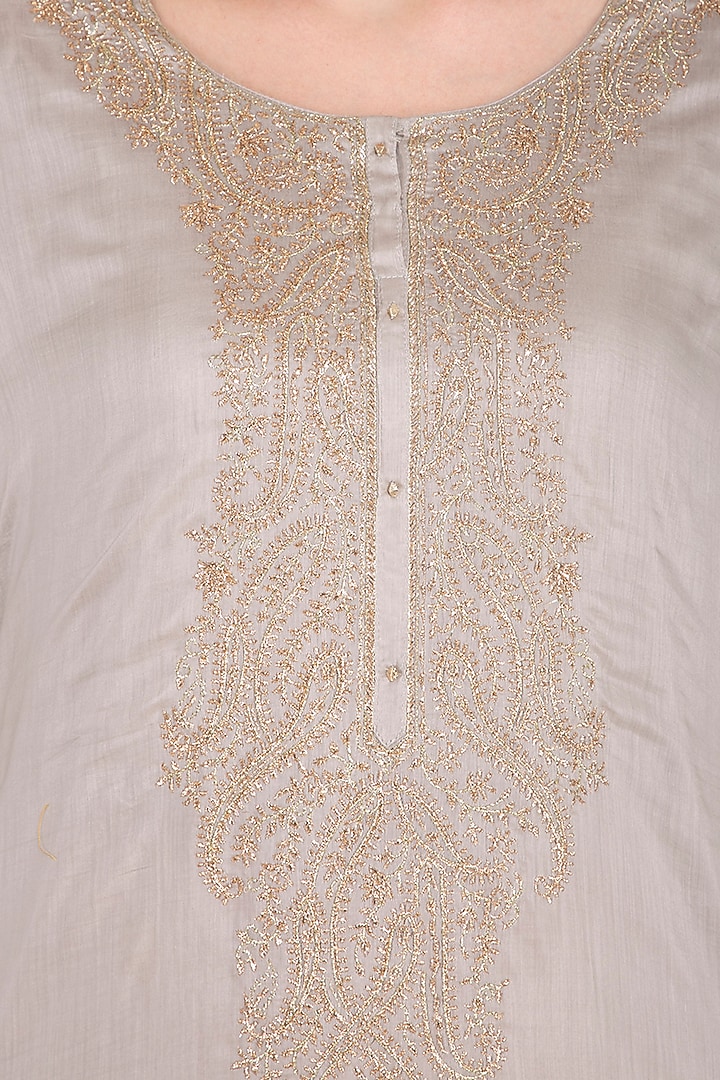 Grey & Peach Embroidered Lehenga Set by Nysa & Shubhangi at Pernia's Pop Up Shop
