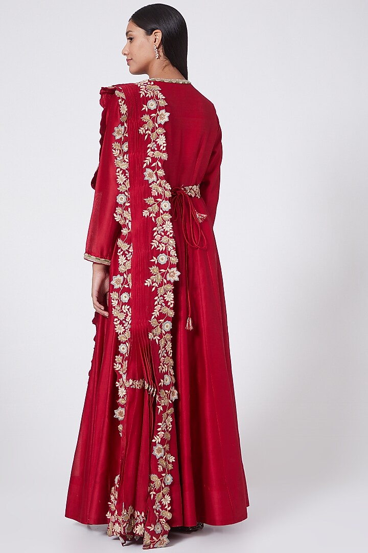Red Embroidered Wedding Anarkali Set by Ose By Jyoti Gupta at Pernia's Pop Up Shop