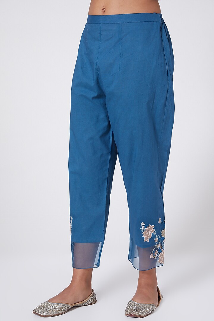 Blue Hand Embroidered Kurta Set by Ose By Jyoti Gupta at Pernia's Pop Up Shop