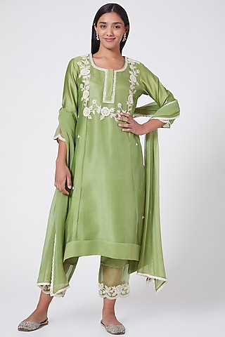 Green Hand Embroidered Kurta Set by Ose By Jyoti Gupta