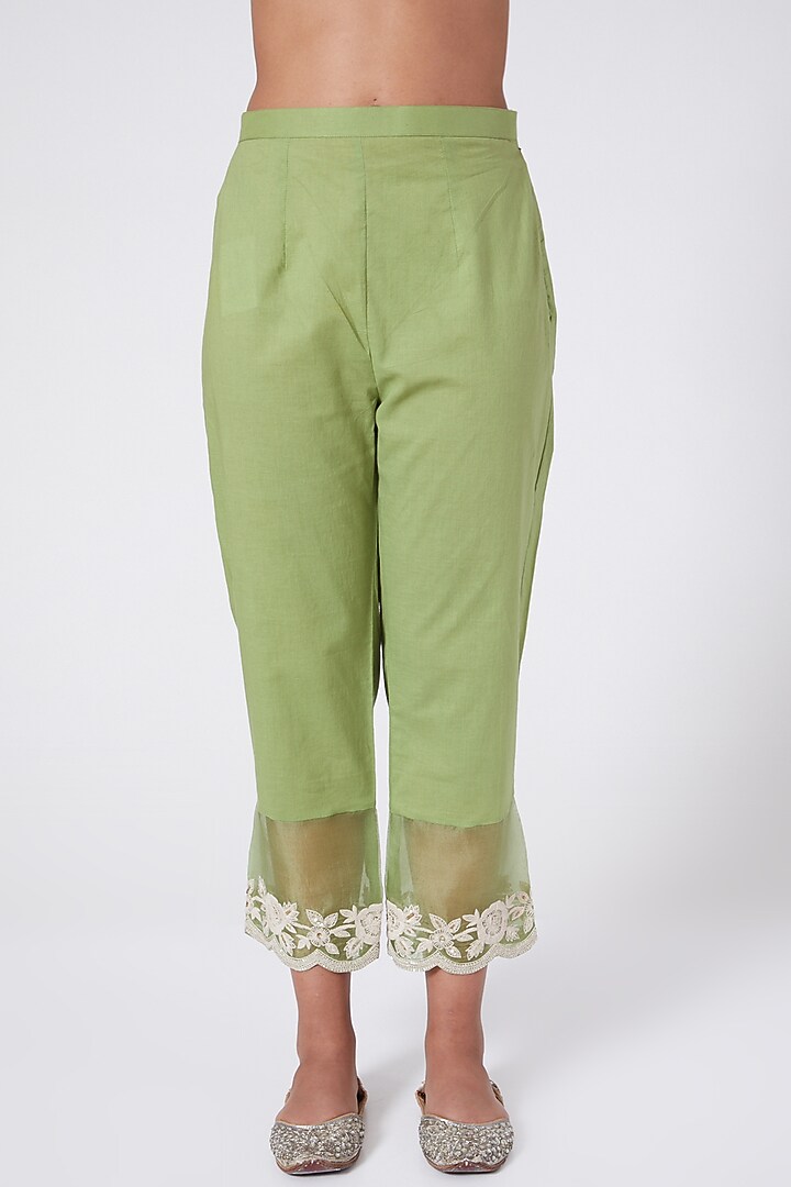 Green Hand Embroidered Kurta Set by Ose By Jyoti Gupta at Pernia's Pop Up Shop