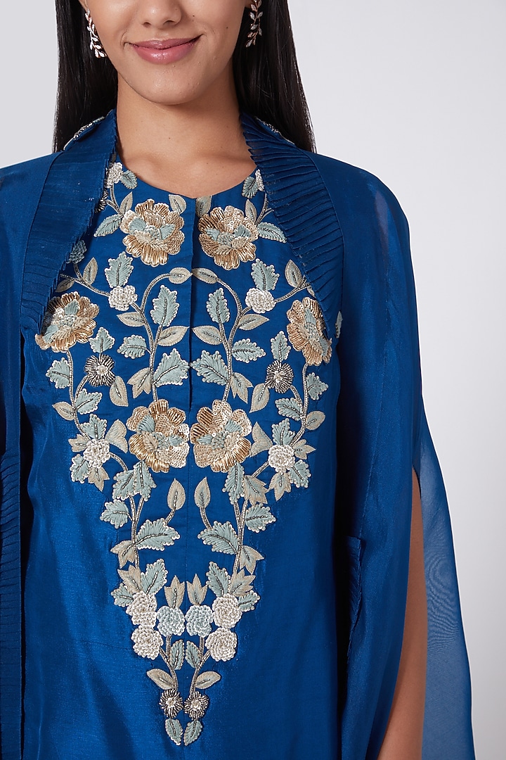 Blue Hand Embroidered Kurta Set by Ose By Jyoti Gupta at Pernia's Pop Up Shop