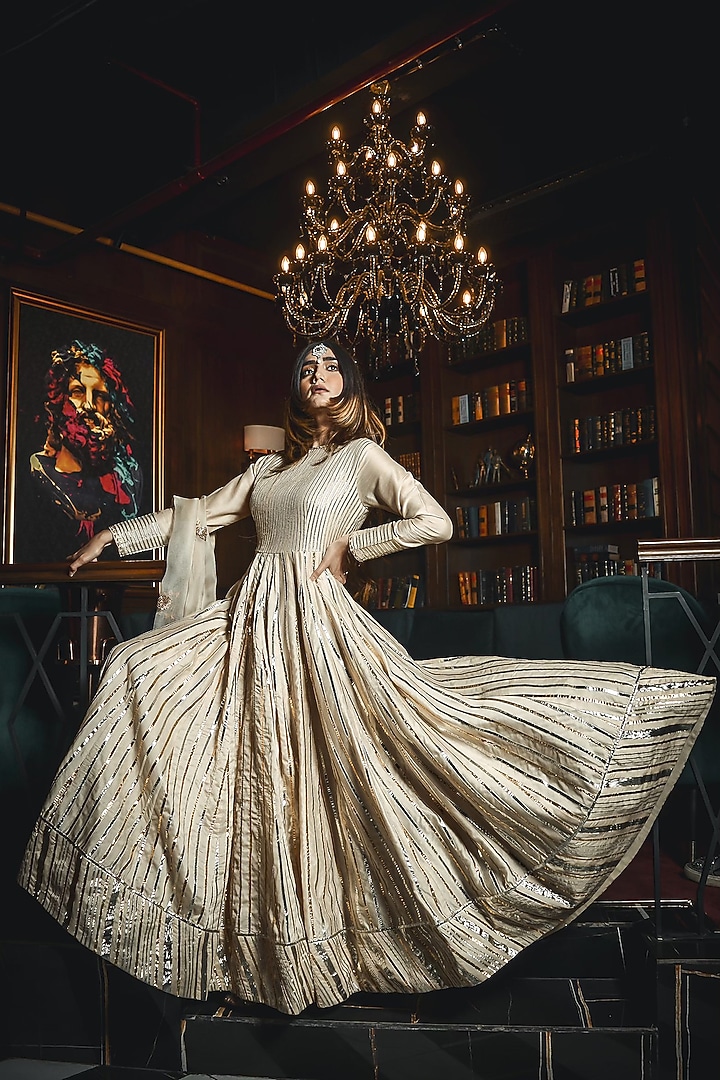 White Embroidered Wedding Anarkali Set by Ose by Jyoti Gupta at Pernia's Pop Up Shop