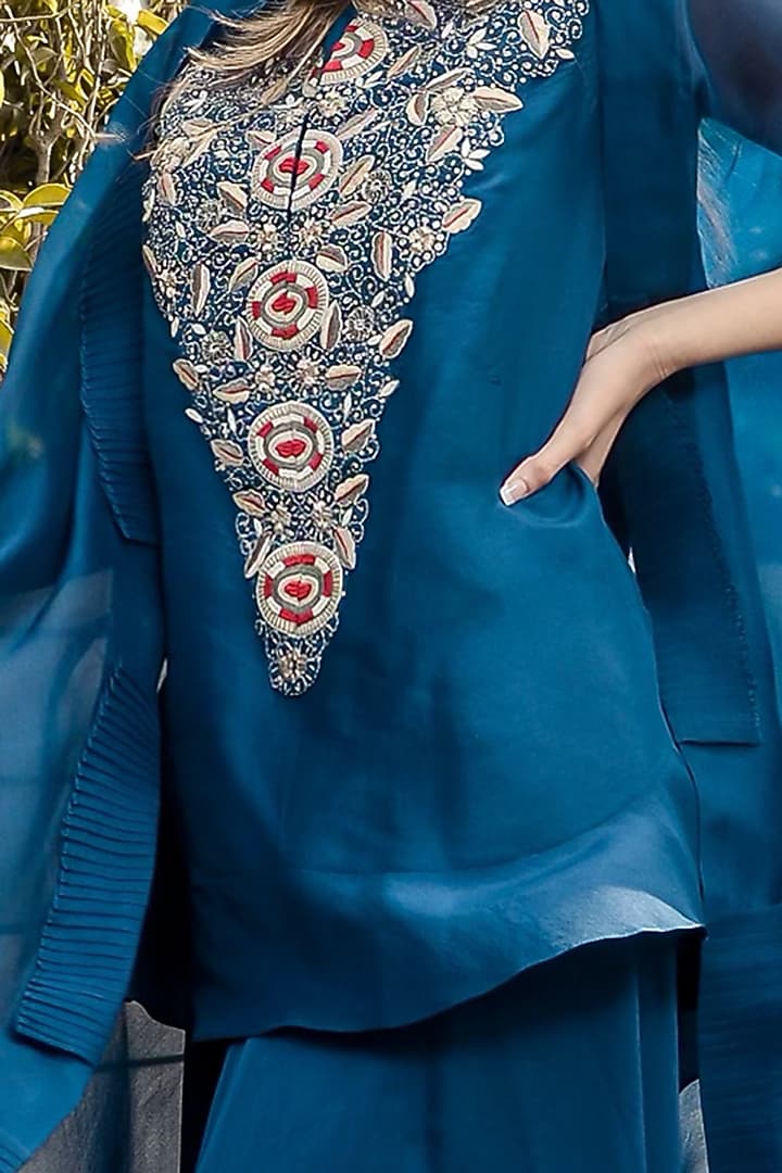 Sky Blue Hand Embroidered Cape Set by Ose by Jyoti Gupta at Pernia's Pop Up Shop