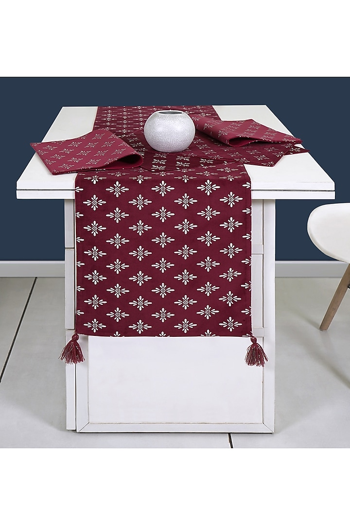 Maroon Cotton Mats and Runner Set by Ode And Cleo at Pernia's Pop Up Shop