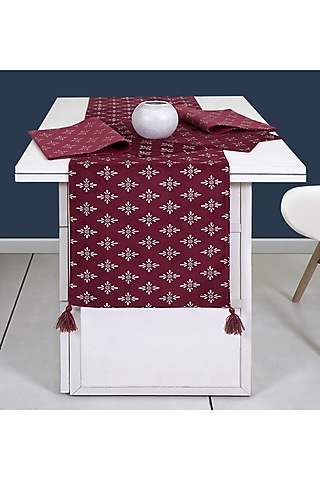 Maroon Cotton Mats and Runner Set by Ode And Cleo