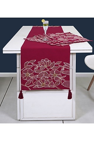 Maroon Cotton Mats and Runner Set by Ode And Cleo