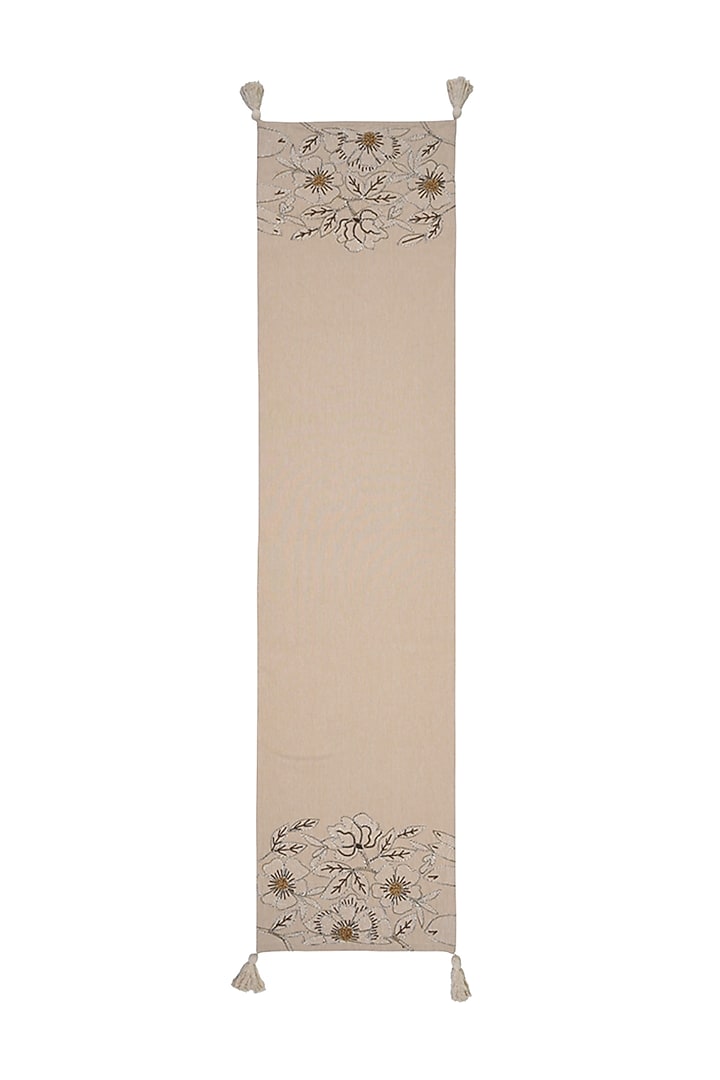 Beige Cotton Mats and Runner Set by Ode And Cleo at Pernia's Pop Up Shop
