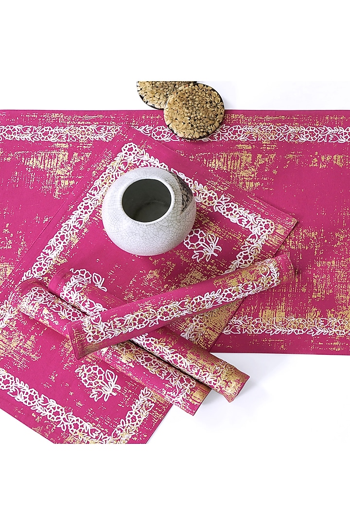 Pink Cotton Mats and Runner Set by Ode And Cleo at Pernia's Pop Up Shop